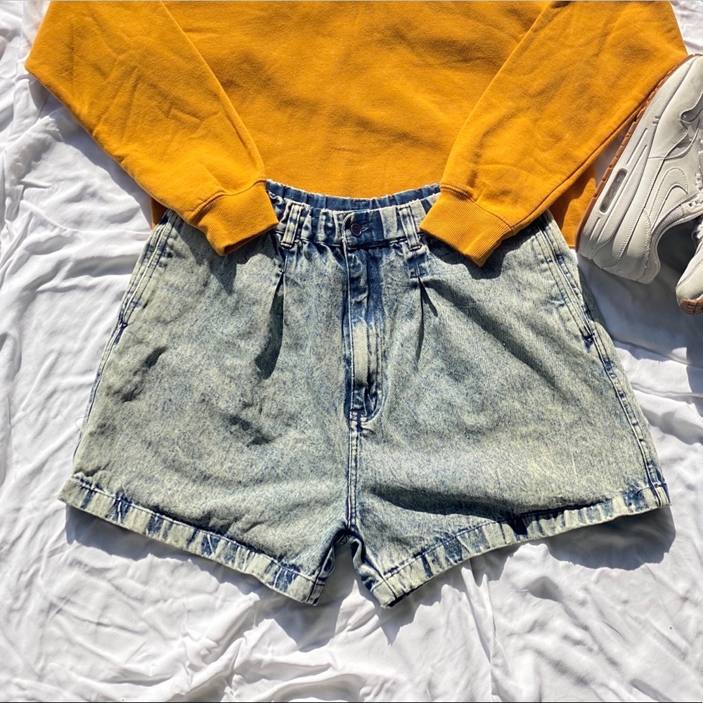 ACID DENIM SHORTS
